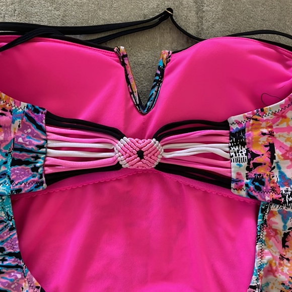 Swim suit - Picture 4 of 5